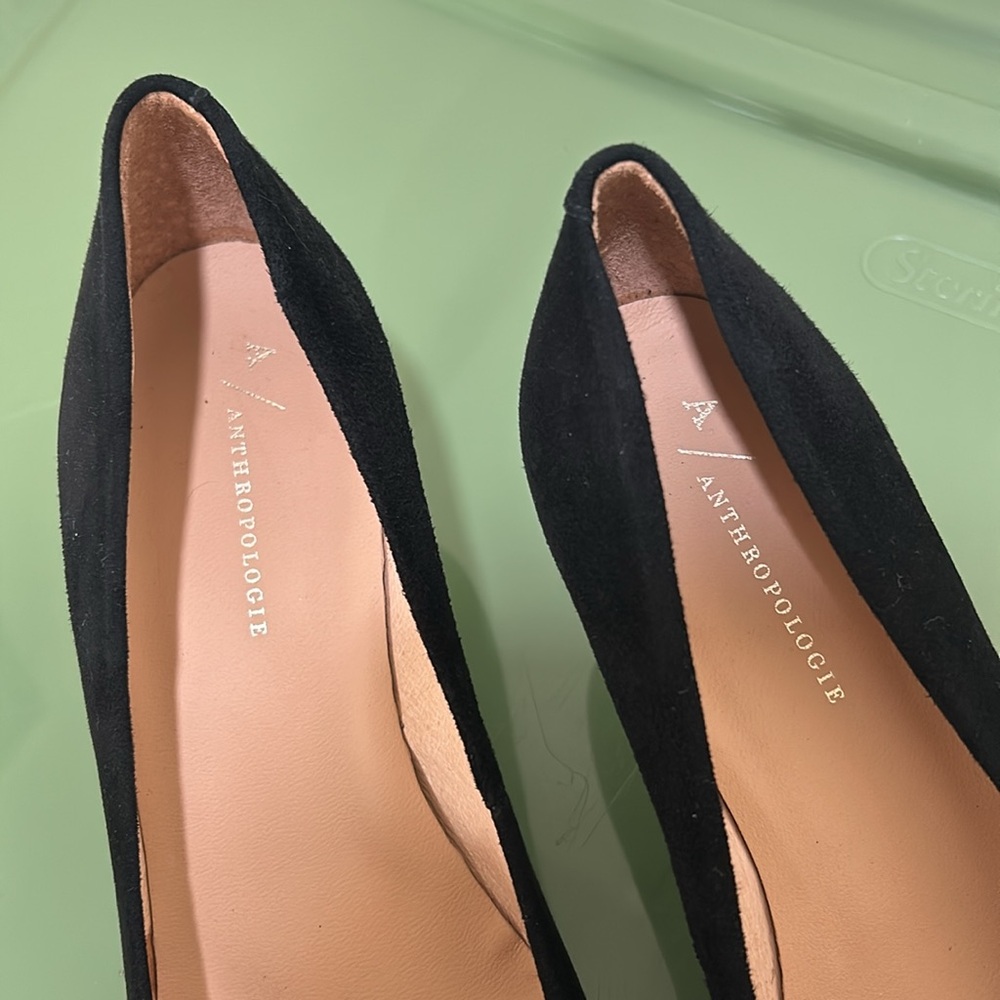 ANTHROPOLOGIE RUFFLE KITTEN 2.5 HEELS  SUEDE BLACK SZ 38 MADE IN SPAIN - Picture 7 of 11